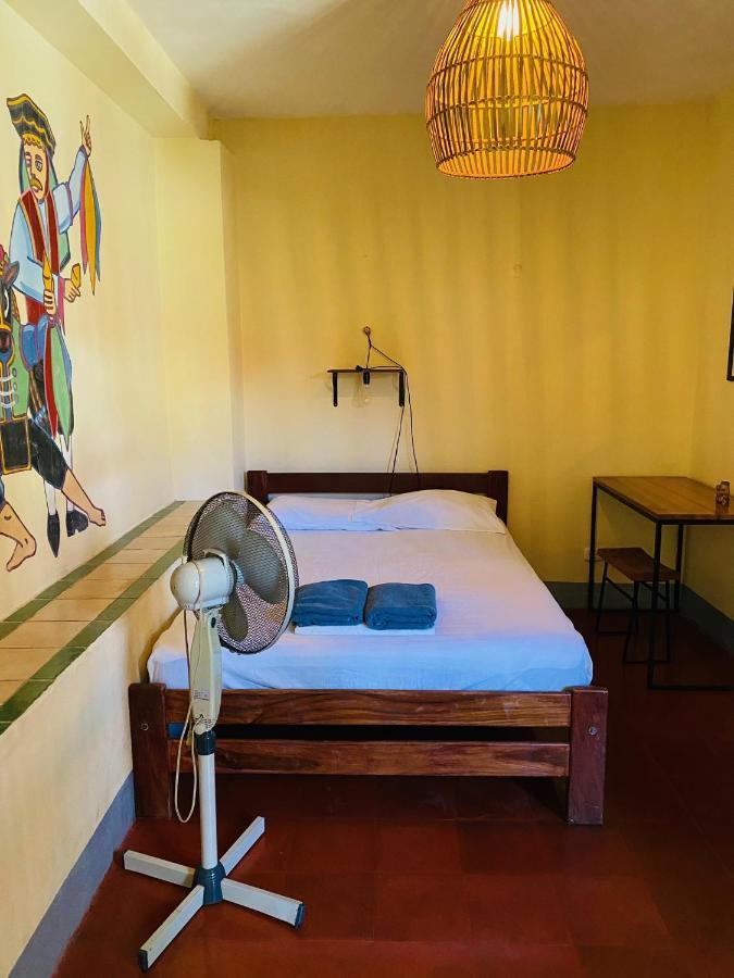 Hostal La Tortuga Booluda Leon Bagian luar foto