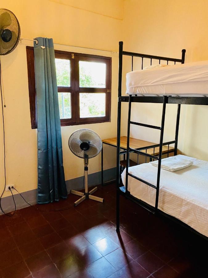 Hostal La Tortuga Booluda Leon Bagian luar foto