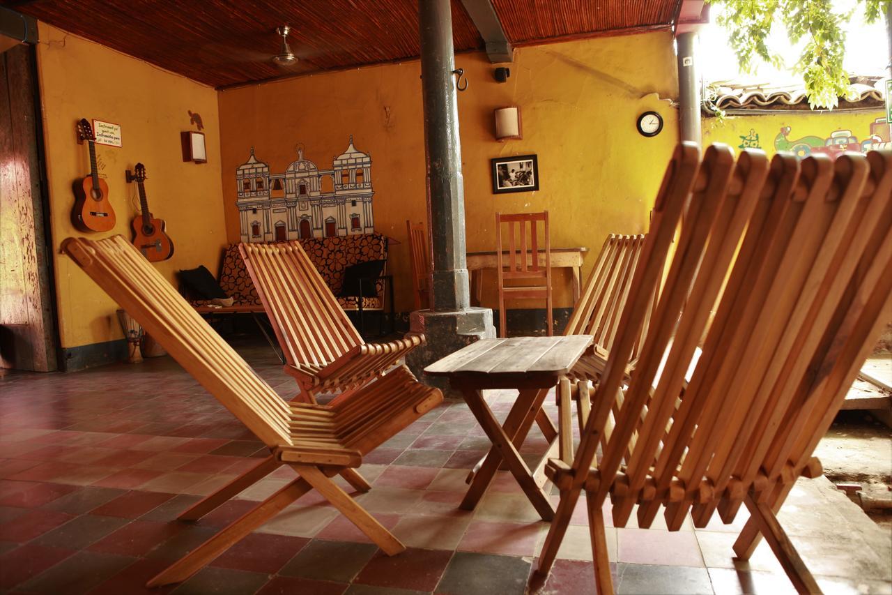 Hostal La Tortuga Booluda Leon Bagian luar foto